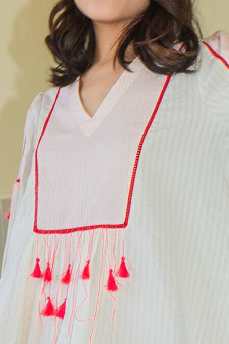 Buy Nikasha White Cotton V Neck Top Online at Aza Fashions Buy_Nikasha_White Cotton V Neck Top _Online_at_Aza_Fashions