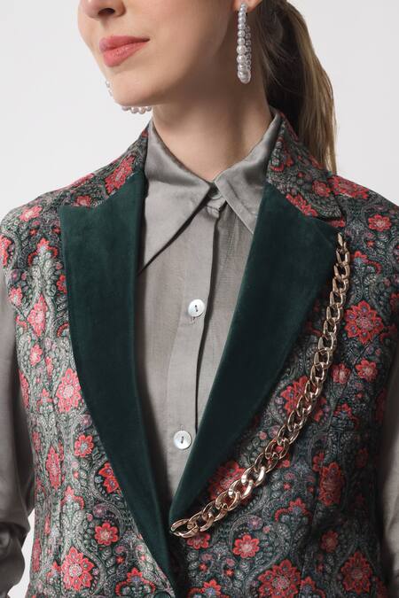 Soniya G_Green Velvet Chains, Embroidery Collared Sleeveless Printed Blazer Set_at_Aza_Fashions
