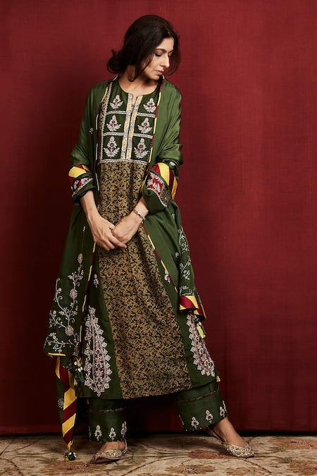 Sue Mue Green Silk Ajrakh Print Kurta Set 