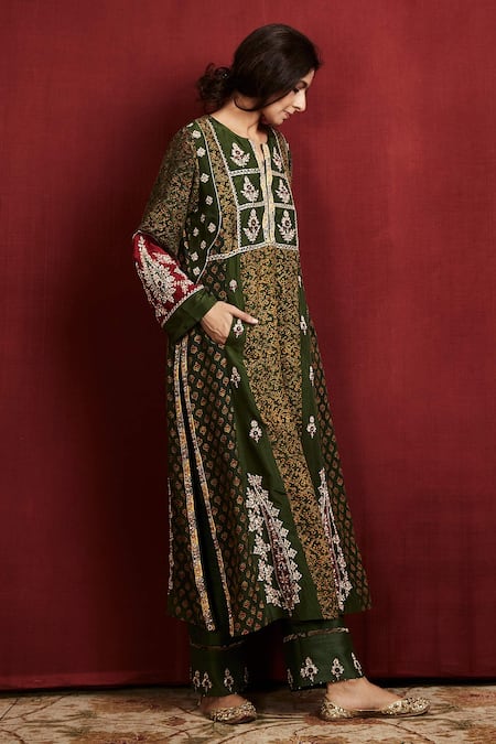 Sue Mue_Green , Raw Ajrakh Print Kurta Set_Online_at_Aza_Fashions