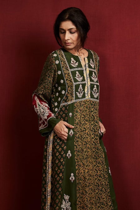 Buy_Sue Mue_Green , Raw Ajrakh Print Kurta Set_Online_at_Aza_Fashions