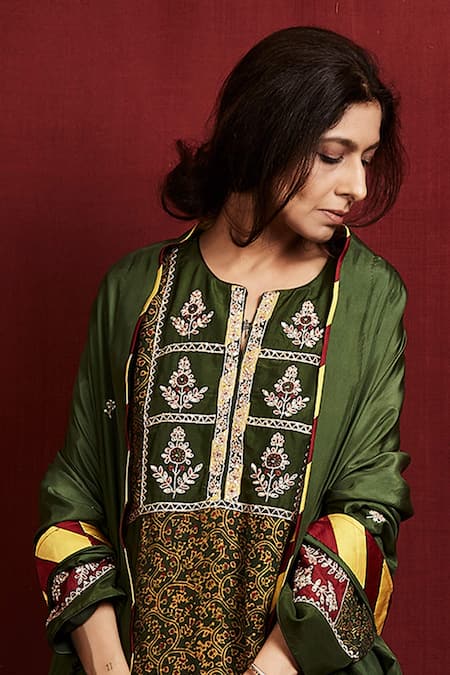 Shop_Sue Mue_Green , Raw Ajrakh Print Kurta Set_Online_at_Aza_Fashions