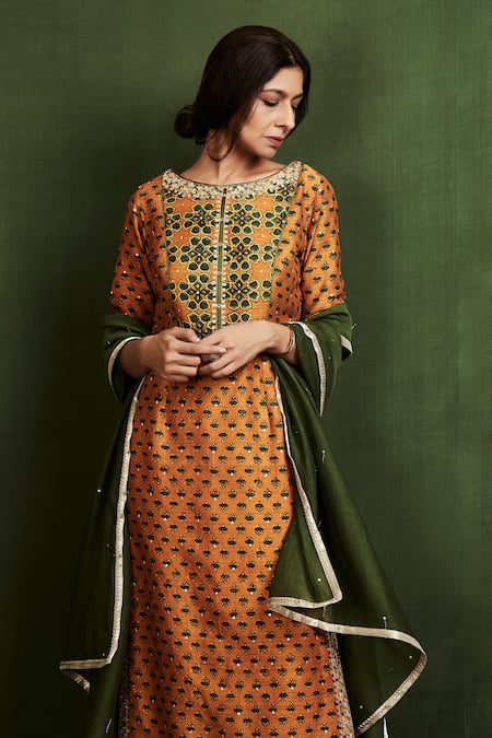 Buy_Sue Mue_Yellow Silk, Raw Silk, Mul Ajrakh Print Kurta Set_Online_at_Aza_Fashions