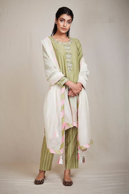 Sue Mue Embroidered Kurta Set 