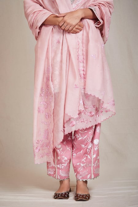 Sue Mue Pink Mul Round Embroidered Kurta Set at Aza Fashions Sue Mue_Pink Mul Round Embroidered Kurta Set _at_Aza_Fashions