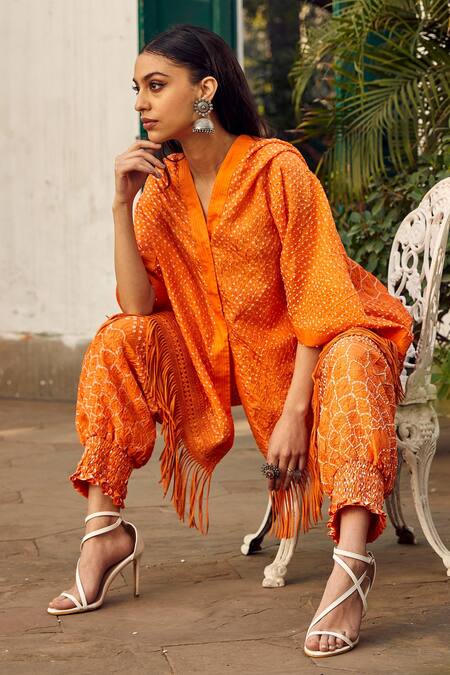 Twenty Nine Orange Crepe Fringe V-neck Crushed Bandhani Hoodie at Aza Fashions Twenty Nine_Orange Crepe Fringe V-neck Crushed Bandhani Hoodie _at_Aza_Fashions