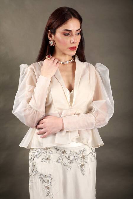 OMANA BY RANJANA BOTHRA_Ivory Organza With Lining Embroidered Floral Deep Neck Fishtail Skirt Set _Online_at_Aza_Fashions