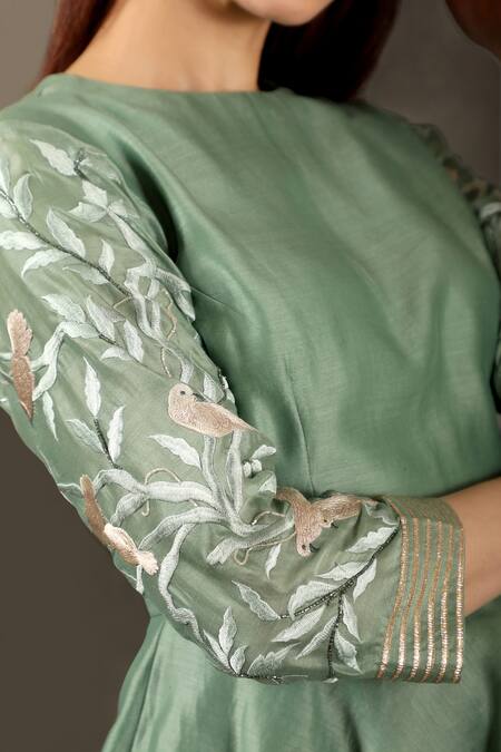 Omana By Ranjana Bothra_Green Cotton, Chanderi Embroidery Round Neck Bird Layered Peplum And Pant Set _Online_at_Aza_Fashions