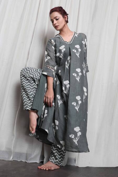 Falguni.Foram_Green Gingham V-neck Floral Print Kurta_at_Aza_Fashions