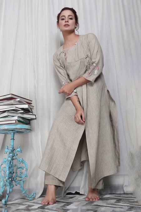 Buy Falguni.Foram Beige Gingham Embroidery, Tassels Asymmetric Striped Kurta And Pant Set Online at Aza Fashions Buy_Falguni.Foram_Beige Gingham Embroidery, Tassels Asymmetric Striped Kurta And Pant Set_Online_at_Aza_Fashions