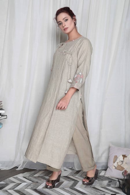Falguni.Foram Beige Gingham Embroidery, Tassels Asymmetric Striped Kurta And Pant Set at Aza Fashions Falguni.Foram_Beige Gingham Embroidery, Tassels Asymmetric Striped Kurta And Pant Set_at_Aza_Fashions