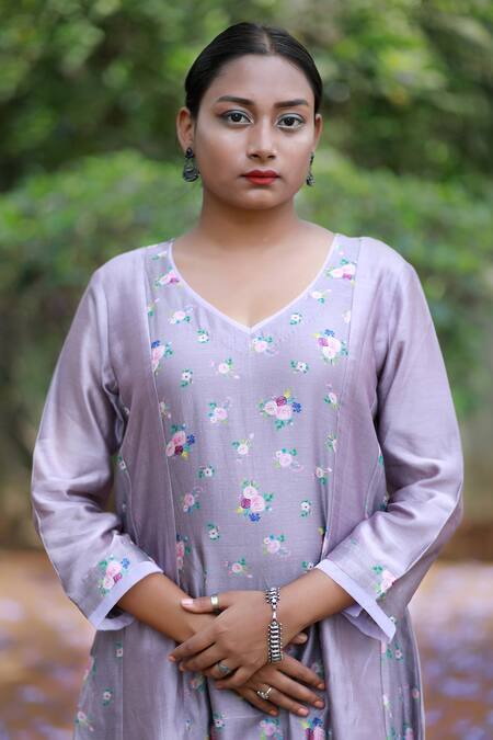 Tina Eapen Collective Purple Chanderi Silk Printed Floral Leaf Neck Kurta And Flared Pant Set at Aza Fashions Tina Eapen Collective_Purple Chanderi Silk Printed Floral Leaf Neck Kurta And Flared Pant Set_at_Aza_Fashions