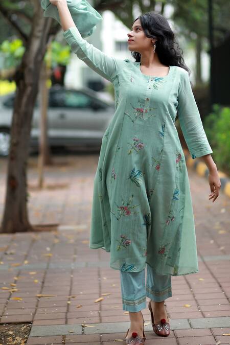 Shop_Tina Eapen Collective_Green Cotton Print Flower Vine Scoop Neck Kurta Set_Online_at_Aza_Fashions