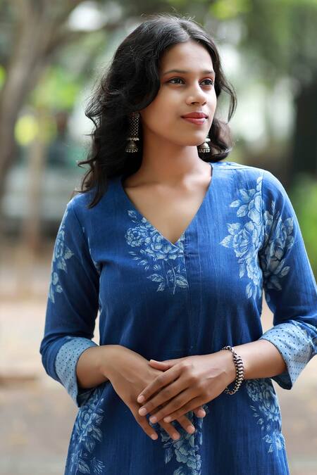Shop_Tina Eapen Collective_Blue Cotton Floral V Neck Straight Kurta And Pant Set_Online_at_Aza_Fashions
