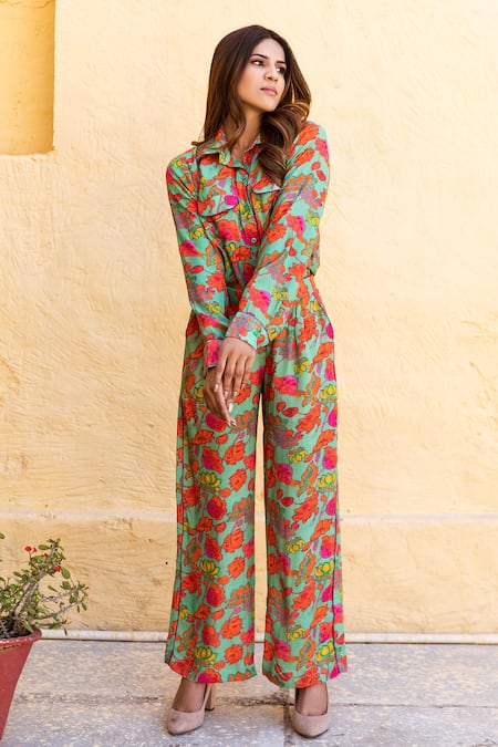 Gulabo Jaipur_Green Muslin Embroidery Split V-neck Floral Print Pant Set_Online_at_Aza_Fashions