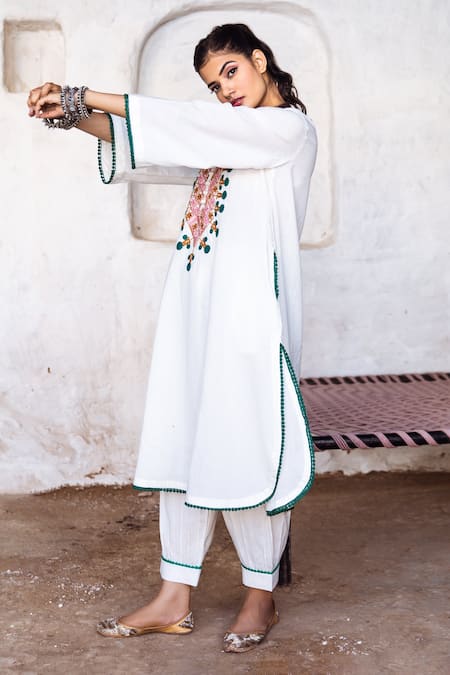 Shop_Gulabo Jaipur_White Cotton Lace Round Neck Arzu Floral Embroidered Kurta And Pant Set _Online_at_Aza_Fashions