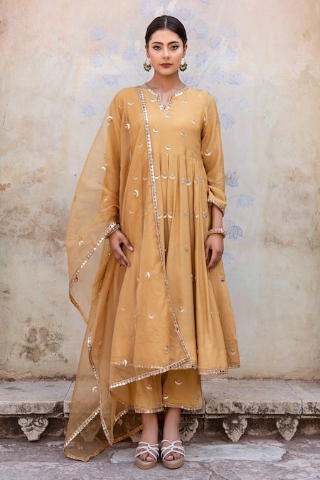 Gulabo Jaipur Beige Muslin Lace, Embroidery Split V-neck Chandni Patti Anarkali Set Online at Aza Fashions Gulabo Jaipur_Beige Muslin Lace, Embroidery Split V-neck Chandni Patti Anarkali Set _Online_at_Aza_Fashions