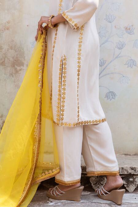 Shop Gulabo Jaipur Off White Muslin, Organza Embroidery, Lace, Zari Roop Hand Kurta Pant Set Online at Aza Fashions Shop_Gulabo Jaipur_Off White Muslin, Organza Embroidery, Lace, Zari Roop Hand Kurta Pant Set _Online_at_Aza_Fashions