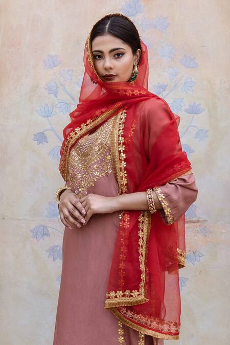 Gulabo Jaipur Peach Muslin, Organza Zari, Embroidery Split Zardozi Kurta Set With Dupatta Online at Aza Fashions Gulabo Jaipur_Peach Muslin, Organza Zari, Embroidery Split Zardozi Kurta Set With Dupatta _Online_at_Aza_Fashions