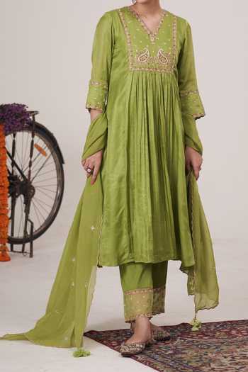 Hirika & Dhruti Sequin Paisley Embroidered Anarkali Pant Set For Kids