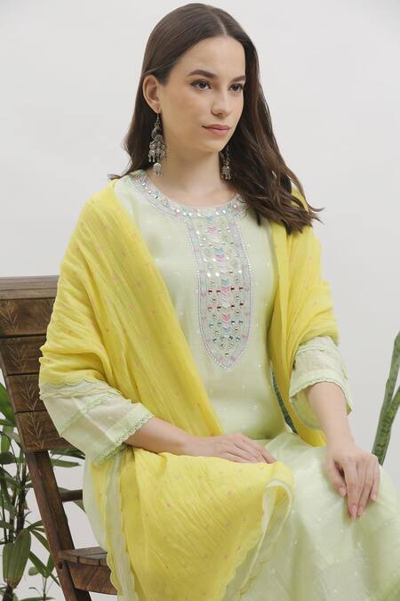 Vrinda By Pundrik Dubey_Green Kurta Cotton  Dupatta Chanderi Embroidered Straight Set_Online_at_Aza_Fashions