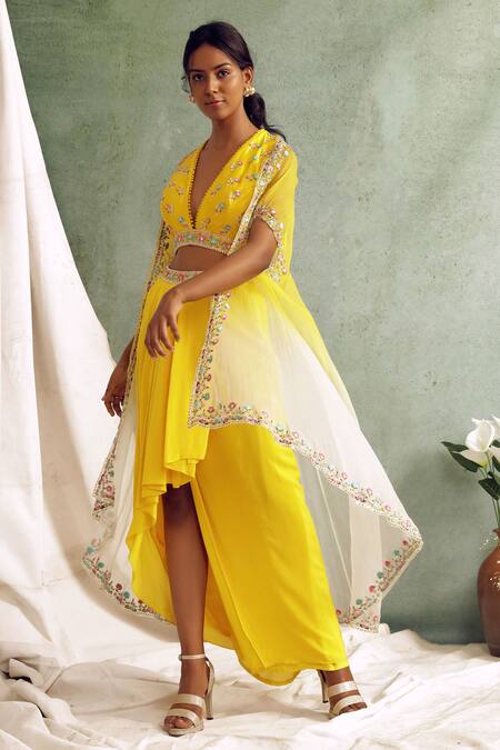 Buy Priyanka Jain Yellow Cape Organza, Skirt Crepe Chanderi V Neck And Draped Set Online at Aza Fashions Buy_Priyanka Jain_Yellow Cape Organza, Skirt Crepe Chanderi V Neck And Draped Set _Online_at_Aza_Fashions