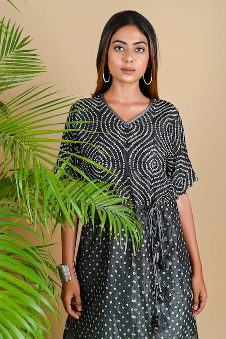 Dyelogue_Grey Modal Satin, Mulberry Silk Bandhani Kurta And Draped Skirt Set _at_Aza_Fashions