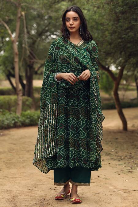 Gulabo Jaipur Green Kurta, Pant And Dupatta Georgette Round Bandhani Print Anarkali Set Online at Aza Fashions Gulabo Jaipur_Green Kurta, Pant And Dupatta Georgette Round Bandhani Print Anarkali Set _Online_at_Aza_Fashions