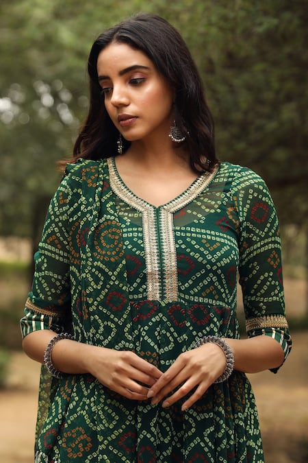 Beautiful bandhani printed kurti suit. | Bandhini dress, Fancy blouse  designs, Dress indian style
