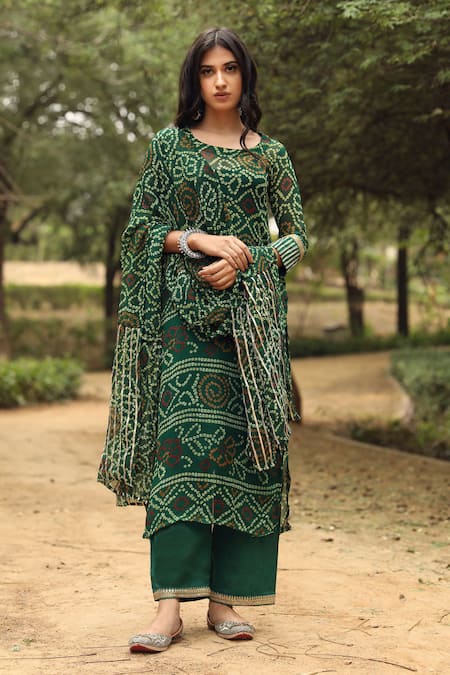 Gulabo Jaipur Green Kurta, Pant And Dupatta Georgette, Slip Round Bandhani Print Set Online at Aza Fashions Gulabo Jaipur_Green Kurta, Pant And Dupatta Georgette, Slip Round Bandhani Print Set _Online_at_Aza_Fashions
