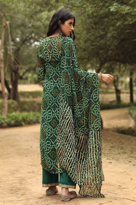 Shop Gulabo Jaipur Green Kurta, Pant And Dupatta Georgette, Slip Round Bandhani Print Set at Aza Fashions Shop_Gulabo Jaipur_Green Kurta, Pant And Dupatta Georgette, Slip Round Bandhani Print Set _at_Aza_Fashions