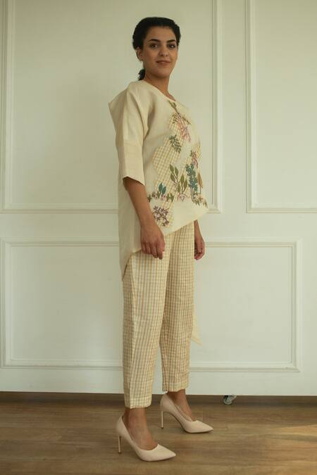 Oja_Cream Handloom Silk Floral Applique Round Hand Embroidered Tunic And Pant Set _Online_at_Aza_Fashions