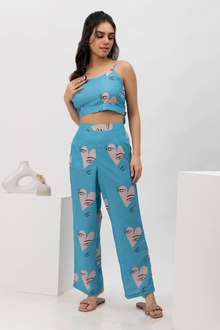 Dawn And Dusk_Blue Cotton V-neck All Eyes On You Print Blazer Set_Online_at_Aza_Fashions