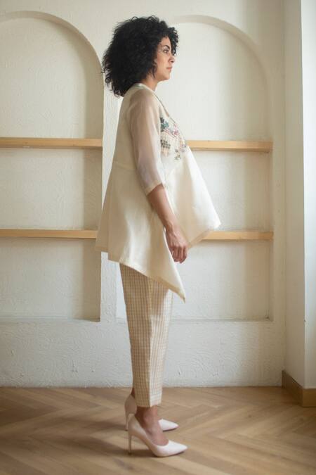 Oja_Cream Handloom Silk Floral Applique V Neck Embroidered Tunic And Pant Set _Online_at_Aza_Fashions