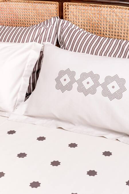 Kyoona Grey 100% Cotton Printed The Iktara Bedsheet Set Online at Aza Fashions Kyoona_Grey 100% Cotton Printed The Iktara Bedsheet Set_Online_at_Aza_Fashions
