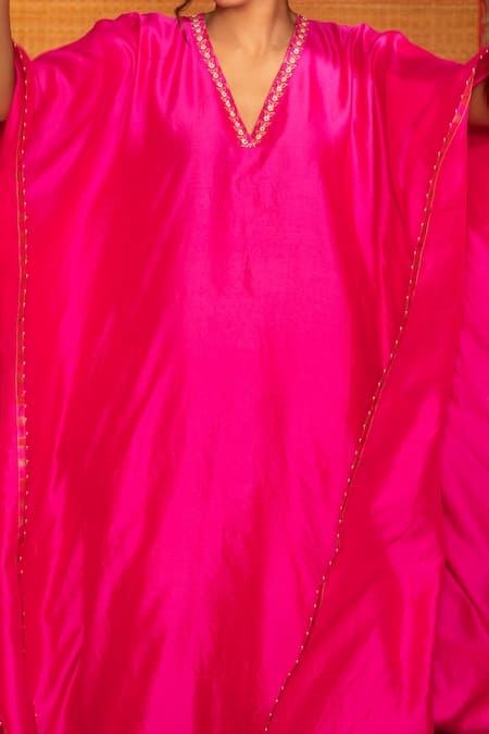 Deep Thee_Fuchsia Silk Embroidery V-neck Hand Kaftan And Pant Set _Online_at_Aza_Fashions