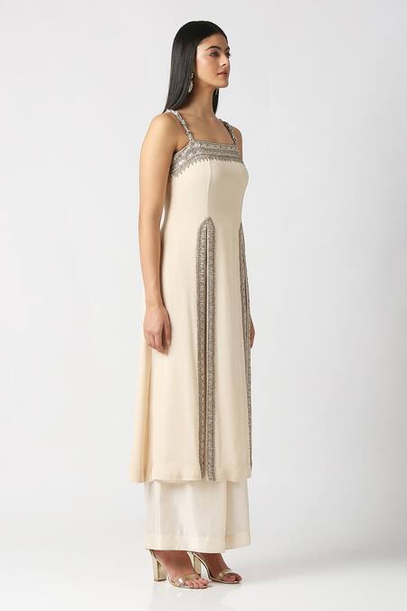 Labbada Ivory 80 Gram Double Heavy Pure Georgette Hand Slit Kurta And Palazzo Set Online at Aza Fashions Labbada_Ivory 80 Gram Double Heavy Pure Georgette Hand Slit Kurta And Palazzo Set_Online_at_Aza_Fashions