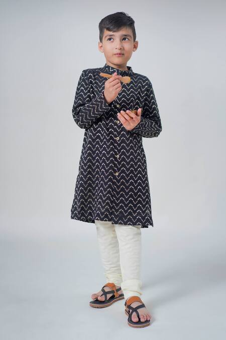 Tiber Taber Black Cotton Embroidery Chevron Kurta With Pyjama Online at Aza Fashions Tiber Taber_Black Cotton Embroidery Chevron Kurta With Pyjama _Online_at_Aza_Fashions