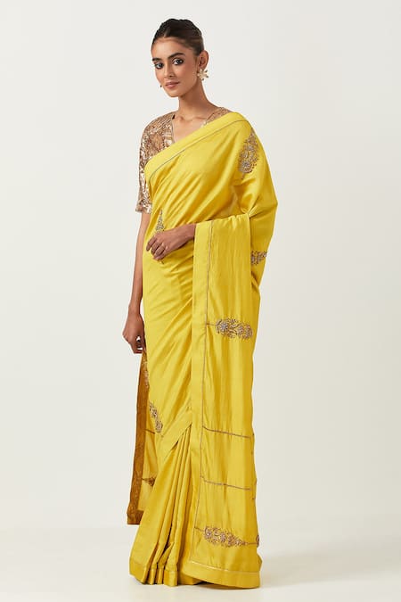 Label Earthen Yellow Chiffon, Silk Embroidery V-neck Geeta Saree With Mehar Blouse Online at Aza Fashions Label Earthen_Yellow Chiffon, Silk Embroidery V-neck Geeta Saree With Mehar Blouse _Online_at_Aza_Fashions