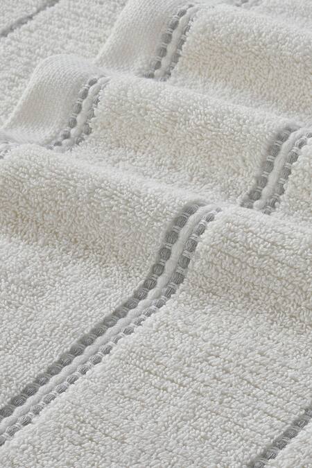 Houmn_Off White 100% Cotton Weaves Stripe Pattern Symmetry Towel Set_Online_at_Aza_Fashions