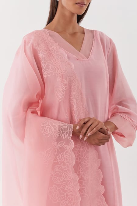 Amisha Kothari Pink Chanderi , Organza Embroidery Gulshan Kurta Set With Dupatta Online at Aza Fashions Amisha Kothari_Pink Chanderi , Organza Embroidery Gulshan Kurta Set With Dupatta _Online_at_Aza_Fashions