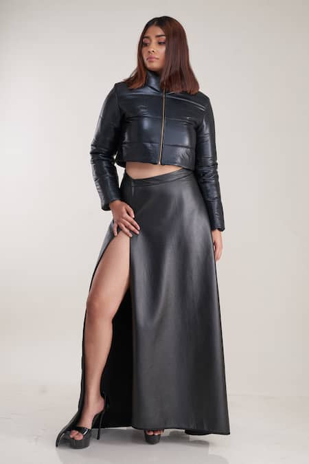 Pooja Bagaria_Black Taffeta High Neck Metallic Cropped Jacket _Online_at_Aza_Fashions