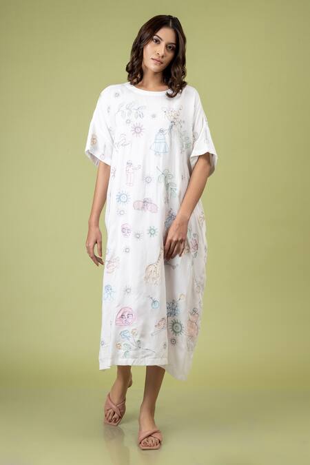 Doodlage White Cotton Embroidery Round Neck Cloudwalker Abstract Oversized Kaftan Dress Online at Aza Fashions Doodlage_White Cotton Embroidery Round Neck Cloudwalker Abstract Oversized Kaftan Dress _Online_at_Aza_Fashions