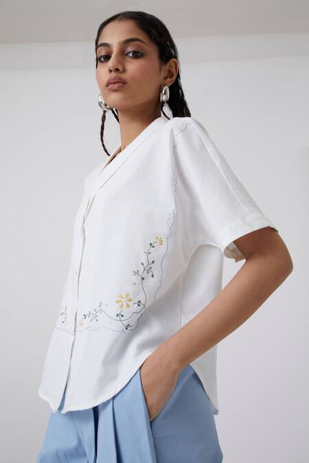 The Summer House_White Handloom Cotton Embroidery Collared Dua Shirt _Online_at_Aza_Fashions