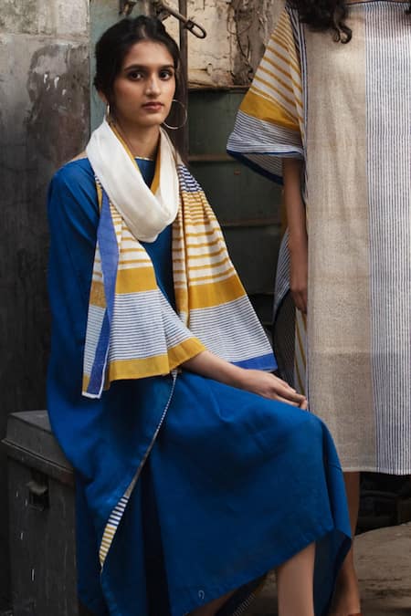 Banana Labs Blue Cotton Plain Straight Kaftan With Stole Online at Aza Fashions Banana Labs_Blue Cotton Plain Straight Kaftan With Stole _Online_at_Aza_Fashions