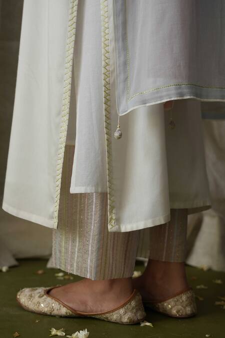 Kanika Sharma_White Modal, Muslin Pearls, Embroidery Scoop Neck Placement Kurta Set _Online_at_Aza_Fashions