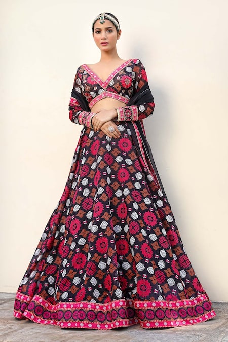 Buy_Neha Khullar_Yellow Organza, Net, Lycra Mirrors, Embroidery Geometric Anarkali Set For Kids_Online_at_Aza_Fashions