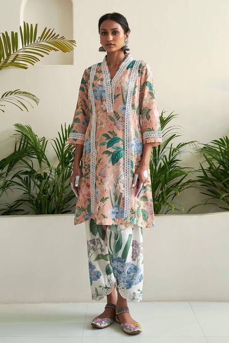 Sage Saga Peach Linen Embroidery V-neck Amaryllis Floral Print Tunic Online at Aza Fashions Sage Saga_Peach Linen Embroidery V-neck Amaryllis Floral Print Tunic _Online_at_Aza_Fashions