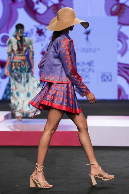 Limerick By Abirr N' Nanki Multi Color Silk Embroidery Collared Jace Printed Jacket Online at Aza Fashions Limerick By Abirr N' Nanki_Multi Color Silk Embroidery Collared Jace Printed Jacket _Online_at_Aza_Fashions