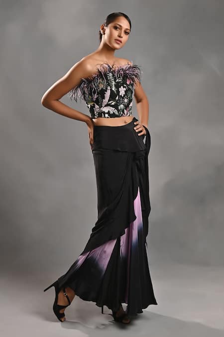 Jyoti Sachdev Iyer_Black Crepe, Silk Sequins, Feathers Ombre Pre-draped Saree With Corset _Online_at_Aza_Fashions